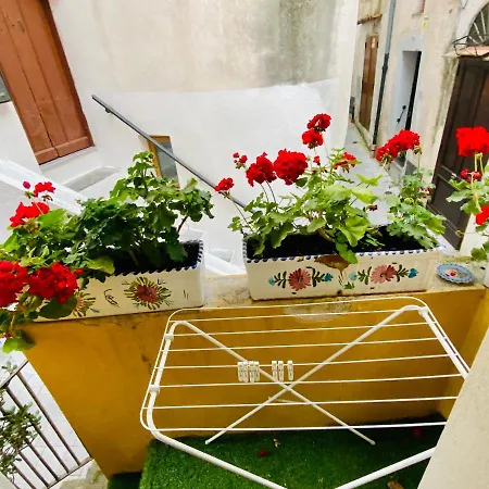 Un Nido Nei Vicoletti Del Centro Guest house